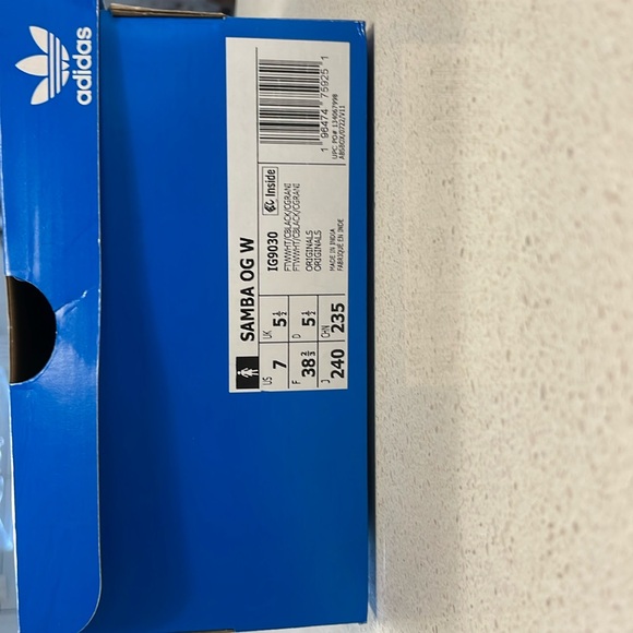 Selling brand new Adidas Samba US size 7 - Picture 1 of 4